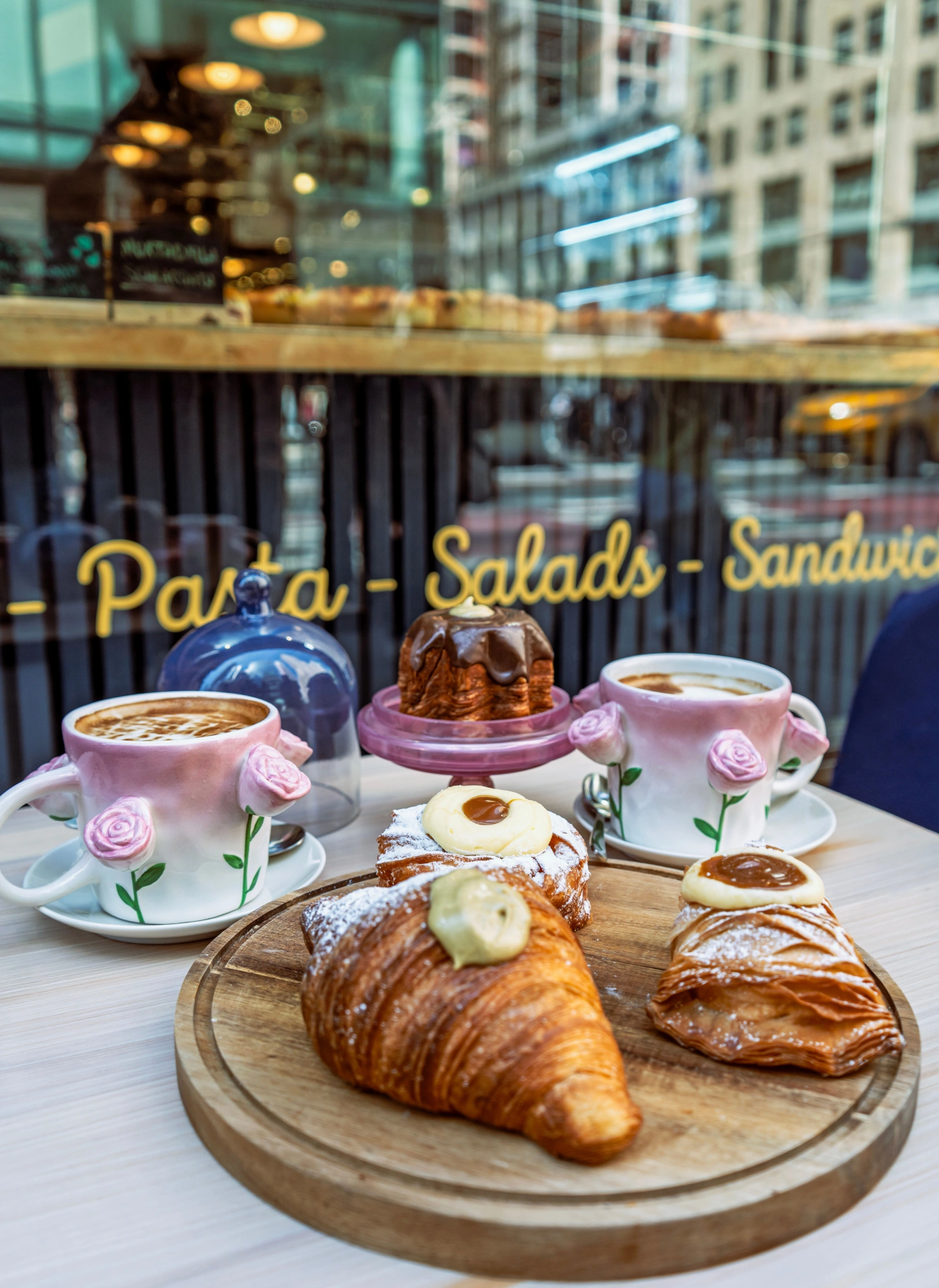 pandoro-nyc-italian-cafe-pastries-sandwiches-pizza-near-bryant-park-7
