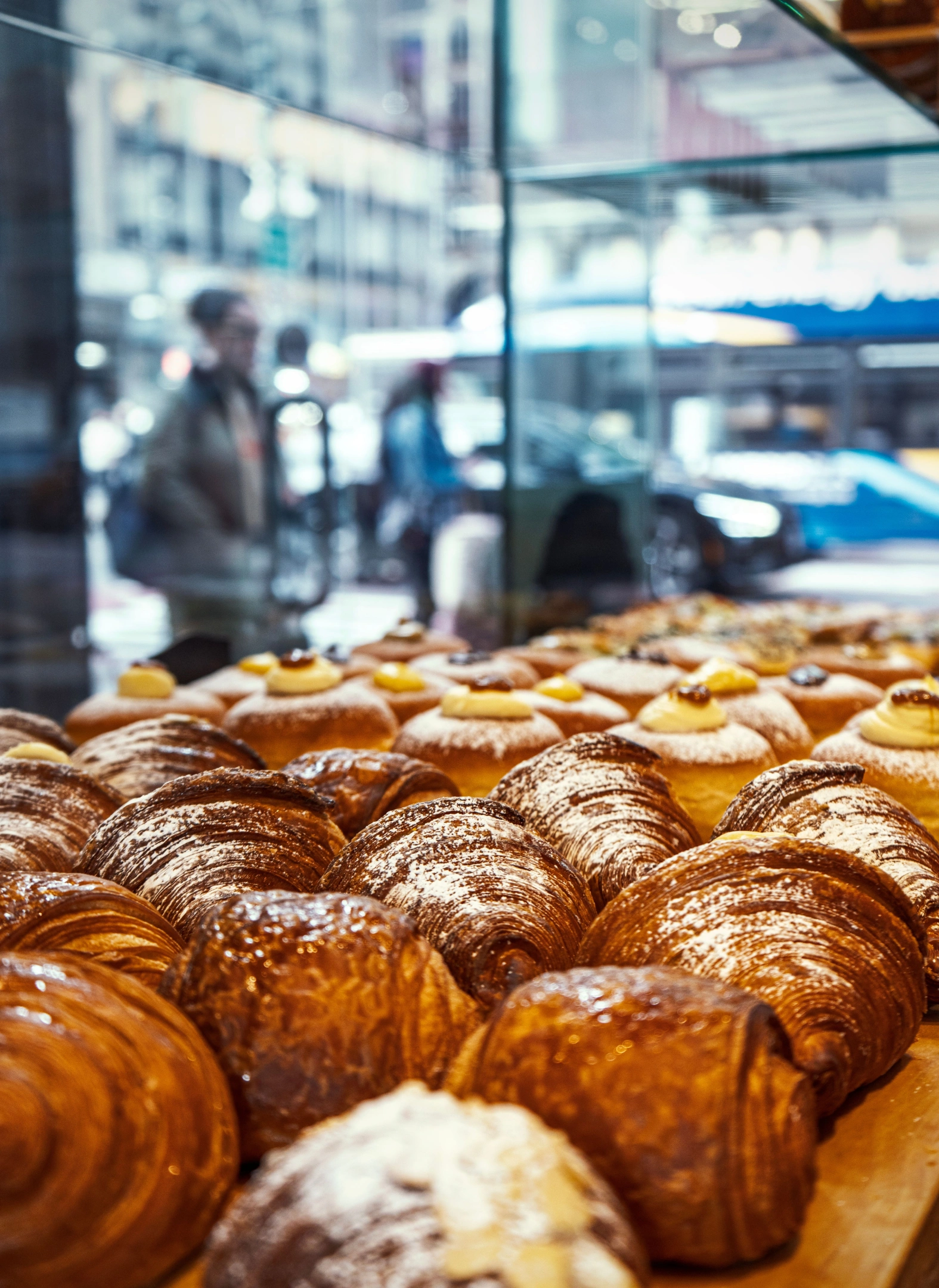pandoro-nyc-italian-cafe-pastries-sandwiches-pizza-near-bryant-park-9
